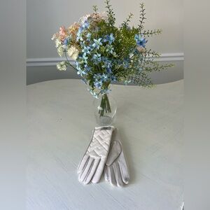 Ugg Elegant White Woven Gloves